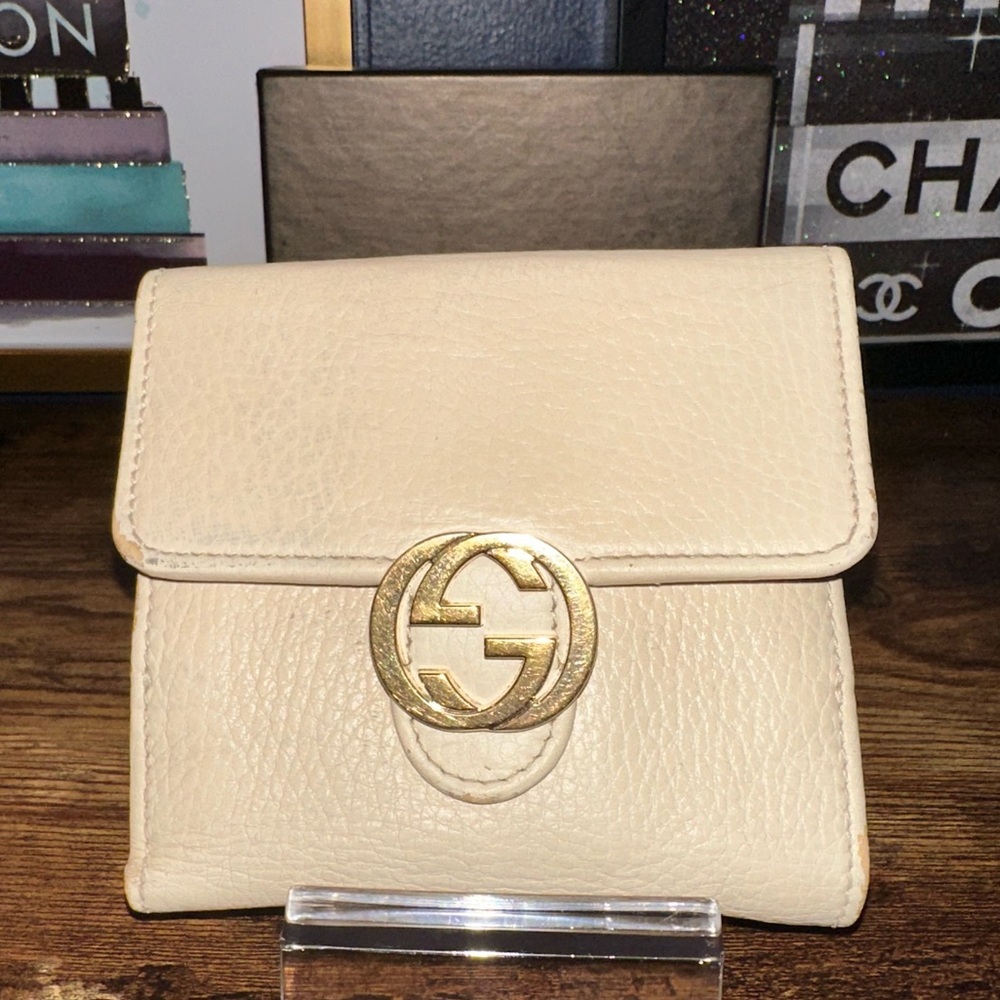 Gucci Cream Dollar Leather Compact Wallet – Style 615525 2184